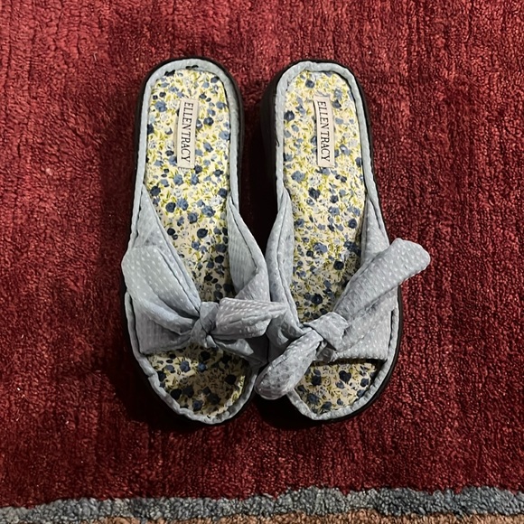 Ellen Tracy Blue Floral Sandals - Picture 5 of 7